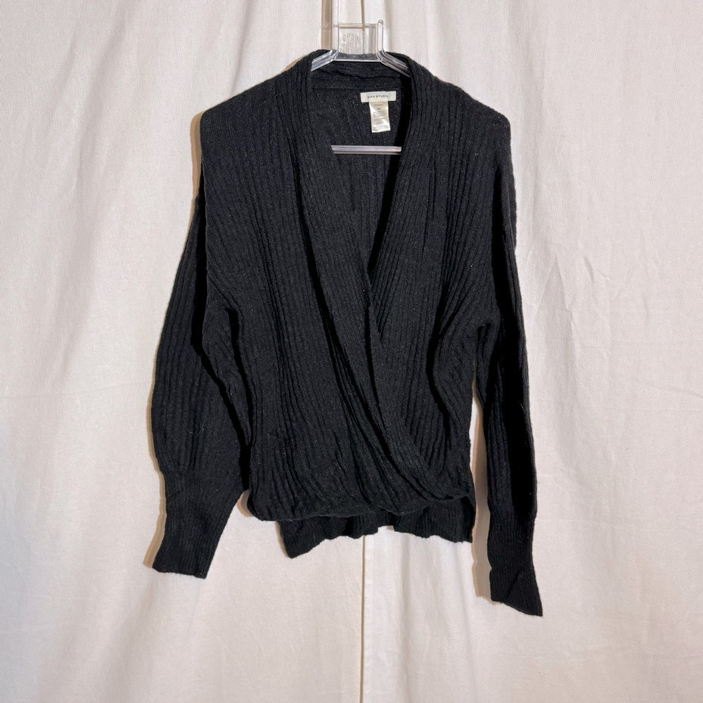 Max studio // black twist front ribbed knit sweater size medium mar2